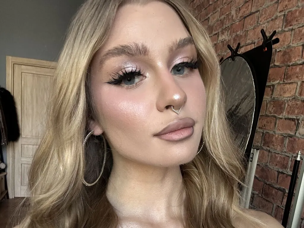 SaphiraLuxe's Thumb Image